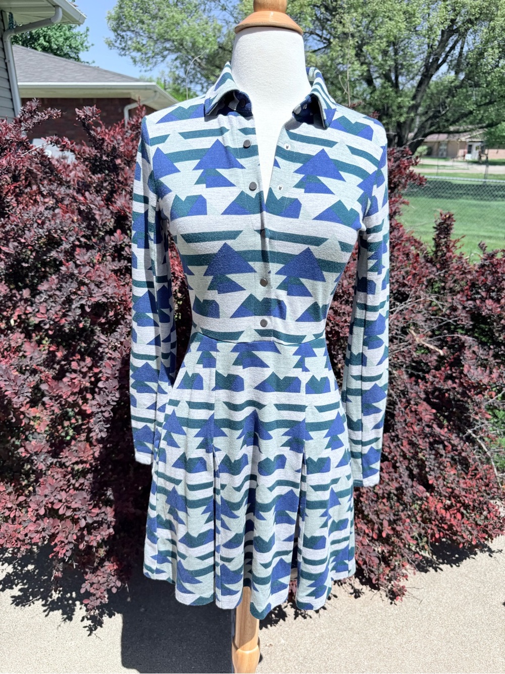 RACHEL Blue & Gray Geometric Knit Top NWOT